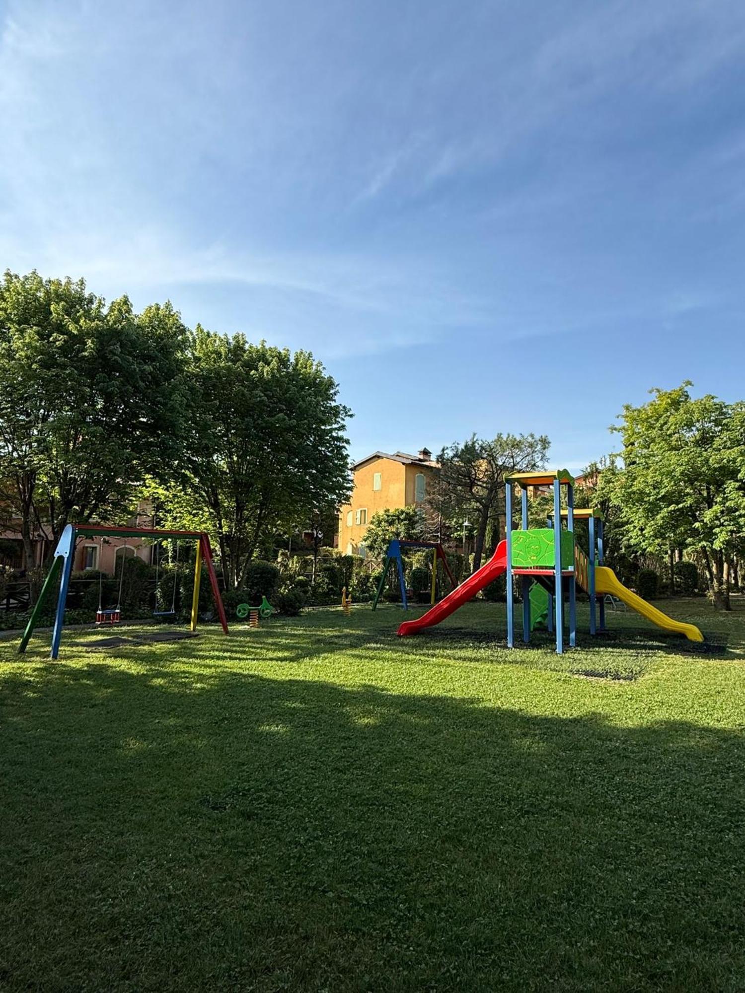 Borgo Del Torchio - Gardagate Leilighet Manerba del Garda Eksteriør bilde